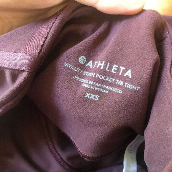 Athleta XXS Wine Colored Vitality Stash Pocket 7/8 Leggings - Picture 8 of 10